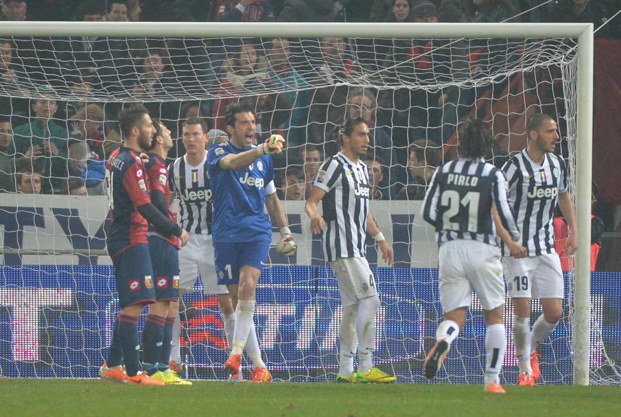 Non cambiano le prime posizioni: la Roma vince 3-2 contro l&#39;Udinese, il Napoli non sbaglia a Torino. Ansa
